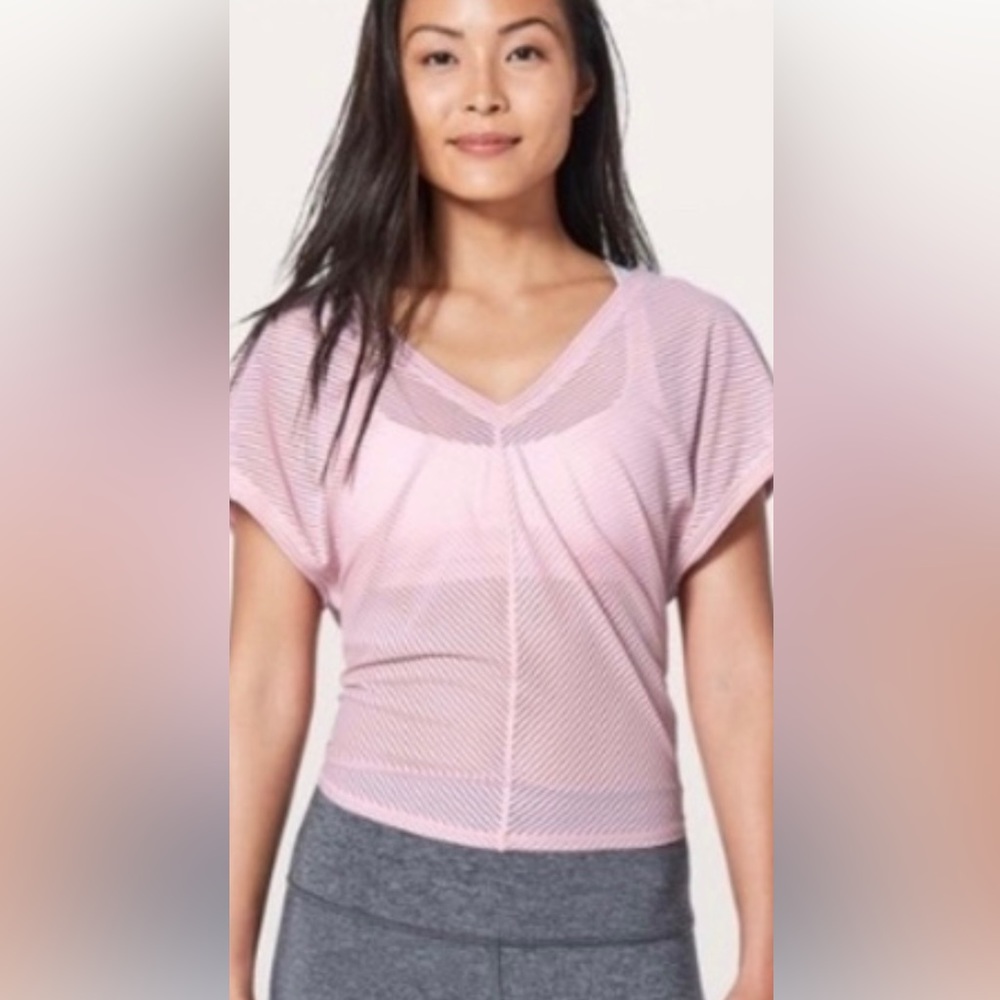 Lululemon Short Sleeve V Neck tie back top- Size 6